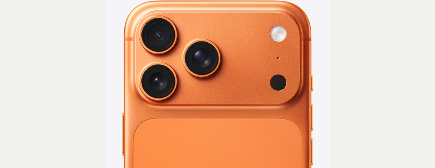 iPhone 17 Pro Max, Cosmic Orange